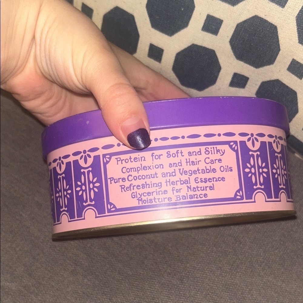 ❤️2/$15 Vintage Harpers Soap Round Tin Box - Picture 2 of 7